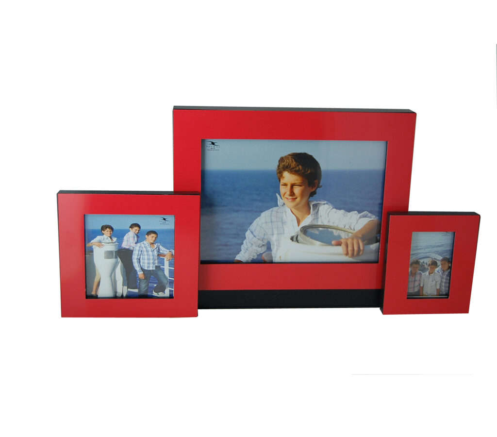 59489 Portarretrato rojo madera para 3 fotos